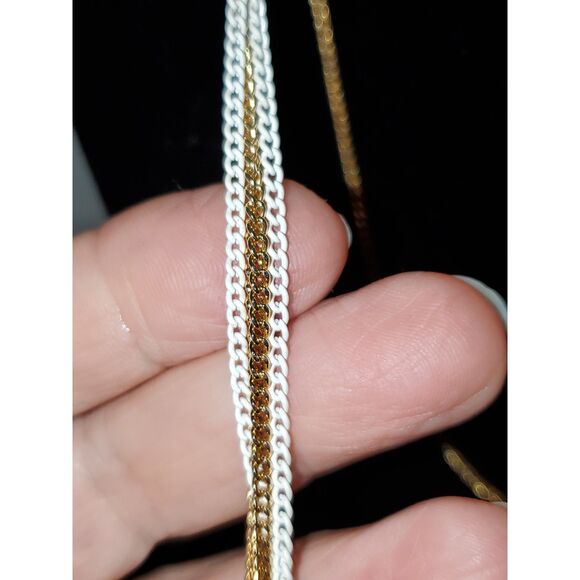 A Vintage Layered Necklace White and Gold Tone Mid Century Vibe Classic Trendy - Picture 2 of 10